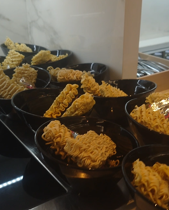 Sala VIP Pau Casalsのインスタント麺